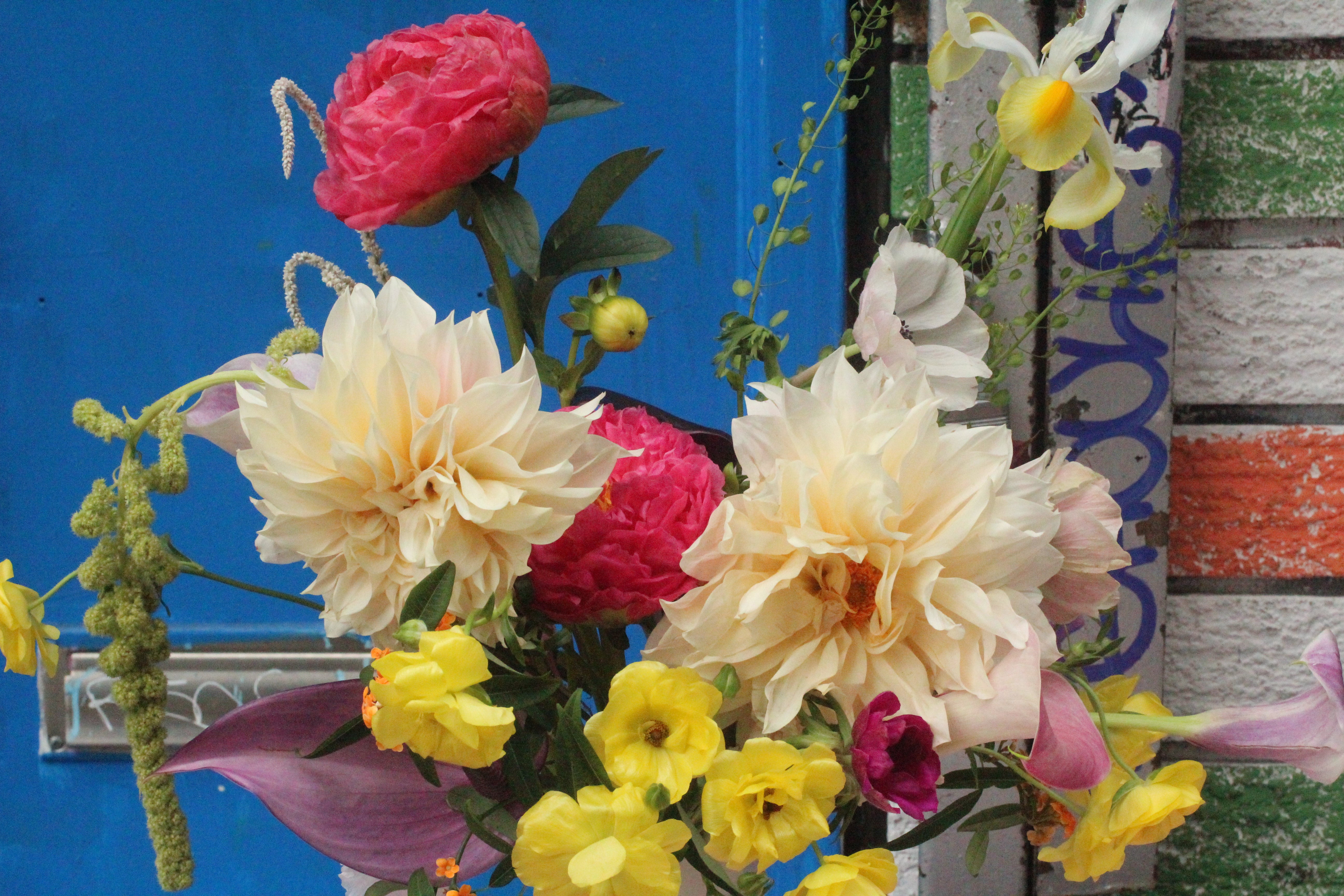 Send Beautiful Flowers Online in Kermanshah | Order Floral Gifts and  Hampers - Flora2000